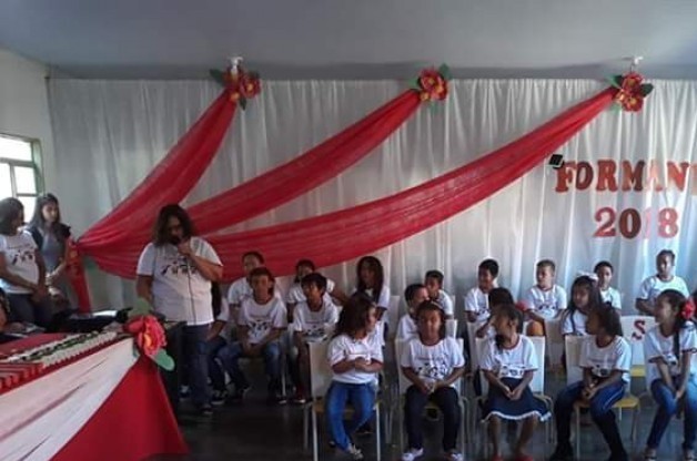 Formatura dos alunos da Escola Municipal Joãozinho e Maria.